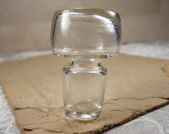 Vintage glass bottle stopper b66