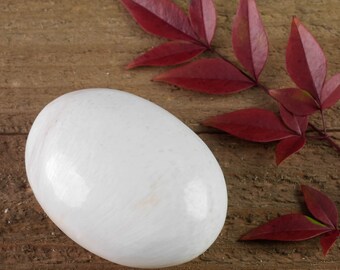 XL SCOLECITE Palm Stone - Scolecite Crystal Palm Stone, Healing Crystal, Healing Stone, Meditation Stone, Tumbled Crystals and Stones E0837