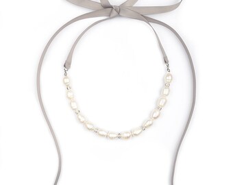 Freshwater Pearl Necklace. Statement Necklace. Pearl Necklace. Bib necklace