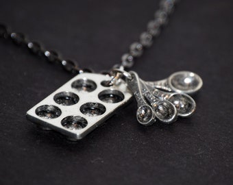 Muffin pan and spoons necklace, baker's necklace, cupcake pan necklace, gift
