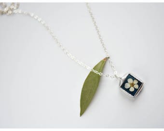 wildflower necklace, pressed flower jewelry, tiny plant necklace, flower necklace, pressed flower jewelry