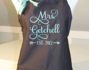 Mrs Apron in GRACE Font w/EST Date in arrow - Bridal Shower Gift - Bride Apron - Wedding Apron - Gift for the Bride - Personalized Apron