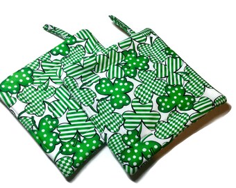 Quilted Pot Holders set of 2 Green White Shamrock Irish St Patrick's Day