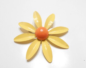 Vintage 1960S Enamel Flower Brooch (2781)
