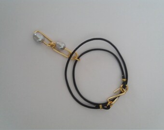 Necklace leather and pearls