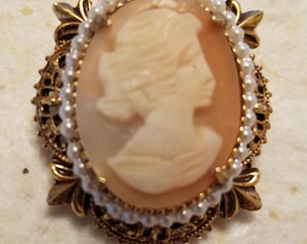 Vintage Florenza Cameo Brooch