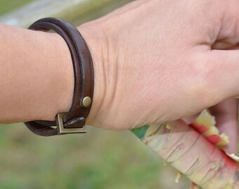 Mens leather bracelet. Brown. Men. Womens. Cuff. Wrap. Japanese jewelry. Made in Japan. Japanese clothing. Minimalist