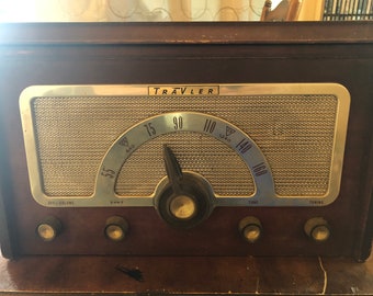 TRAV-ler model 6514-a vintage 1950s Phonograph