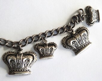 Fluer de Lis Crowns Souvenir Mardis Gras/New Orleans Charm Bracelet