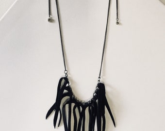 Adjustable necklace fringe black leather TOXIK