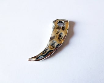 1 charm 31 * 10mm defense tooth Horn ethnic silver hammered 31 * 10mm (CLBA14)