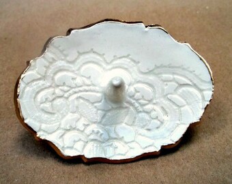 Ceramic OFF WHITE Lace Ring Holder edged in gold