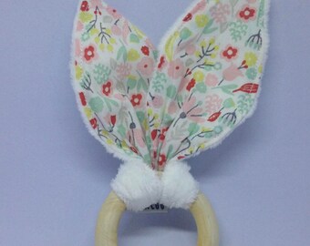 Rattle "Bunny" to ease the pain with sweetness!