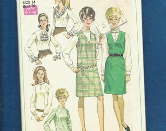 1968 Simplicity 7765 lace Ruffled Trimmed Blouses & Straight V Neck Jumper Size 14