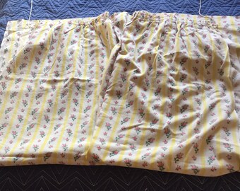 A lovely vintage pair of curtains from the 1950's.