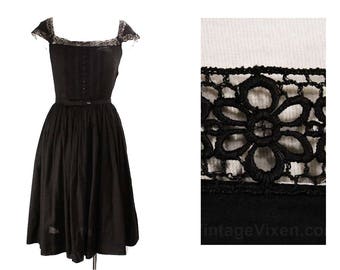 Size 6 Sun Dress - 1950s Thin Black Cotton & Daisy Lace - Charming 50s Full Skirted Frock - Jerry Gilden - Original Belt - Waist 26 - 49806