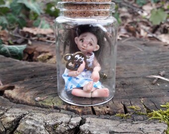 Alice drink me