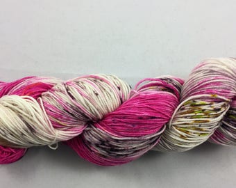 hand dyed sock yarn, speckle yarn, HOTSIE TOTSIE, superwash merino wool and nylon, 4 ply