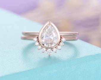Moissanite engagement ring set Vintage Pear shaped cut Moissanite ring Solid 14K Gold Curved wedding women Bridal Jewelry Anniversary gift