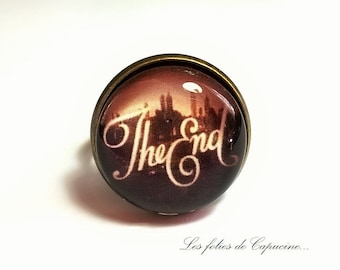 THE END• • glass cabochon ring. 7TH ART