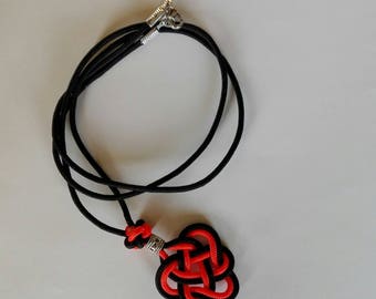 Heart-shaped Celtic braided necklace