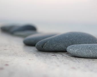 10 Flat Black Rocks