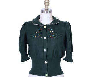 1970s Does 1940s Green Wool Embroidered Sweater