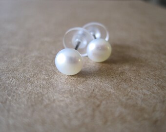 Hypoallergenic 6-6.5mm Classic Pearl Post Earrings (Nickel Free Niobium Titanium / Surgical Steel Stud Earrings for Sensitive Ears)