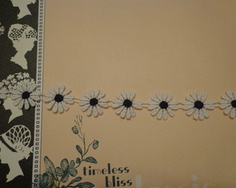 Lace Daisy Trim, 1" Wide, White and Black (1 yd)