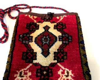 Vintage carpet bag, 70s carpet bag, rug bag, vintage 70s bag, hippie bag, low pile carpet bag, hippie carpet bag, cross body bag, red rug