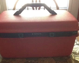Vintage Samsonite Train Case. Red Train Case/ Makeup Case
