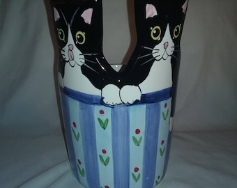 Andrea West Black and White Cats Planter Vase Sigma the Tastesetter. Cat palnter,large black cat planter