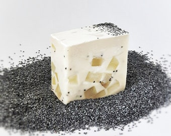 SNOHVIT White Musk Soap - Artisan soap - Handmade Soap - Handcrafted Soap - Natural Soap - White Musk soap - Poppyseeds