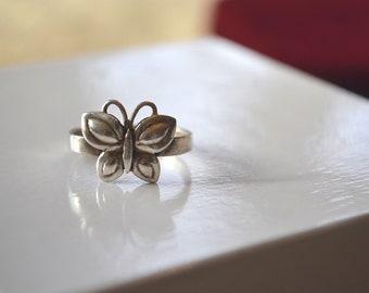 Vintage Butterfly Ring, Sterling Silver Ring, Silver Butterfly Ring, 1970s Ring, Size 8 Ring, SE Ring
