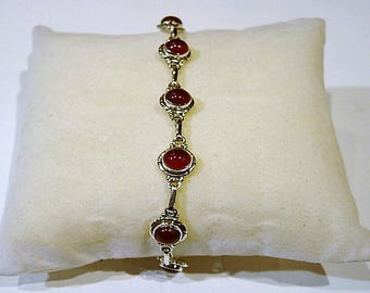 Bracelet in silver and carnelian stone.