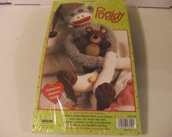 PEEJAY SOCK MONKEY Kit By Janlynn With Original Rockford Red Heel Socks