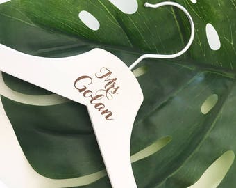Wedding Dress Hanger, Bride Hanger, Personalized Wedding Hanger, Custom Bridal Hanger, Bridesmaid Gifts, Engagement Gift, Mrs hanger