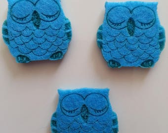 lot de 3 hiboux /chouettes en feutrine bleu 25*30mm