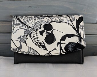 Black and White, Skull Boon Wallet