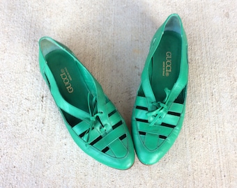 vtg 80s Emerald Green LACE UP leather Cut Out OXFORDS 6 flats avant garde boho brogues preppy shoes kelly