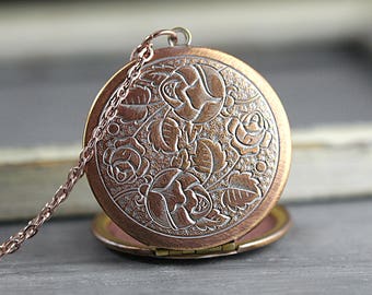 Vintage rose gold rose pattern locket necklace. Genuine vintage locket. Long rose gold necklace. Flower locket. Mothers day. Bridesmaid.