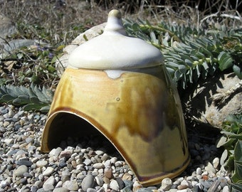 Toad House , Ceramic Toad House , Fairy Garden Hut , Toad Abode , Handmade Toad Home , Fairy House , Whimsical Garden Decoration !