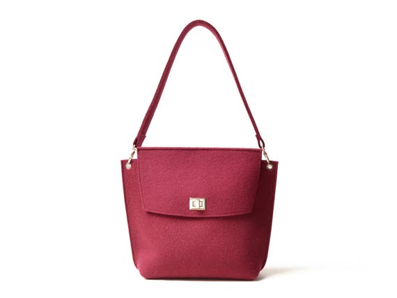 Wool Felt FLAP BAG / burgundy tote bag / burgundy bag / womens bag / felt shoulder bag / elegant bag / made in Italy