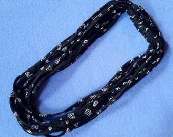 Recycled T-shirt Fabric Necklace - black and white diamond print, upcycled tshirt necklace tarn tshirt yarn