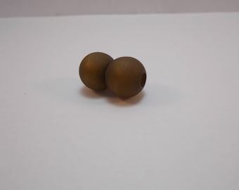 magnetic clasp for 4 mm leather cord or wire.