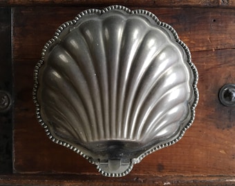 Silverplate clamshell condiment, serving dish, vintage, made in England.