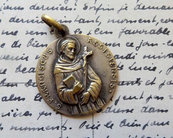 St Francois d'Assise vintage Medal. Religious necklace.