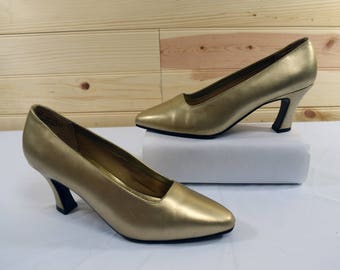 Mondolfo Vintage 80s Gold Pump Heels Size 8M