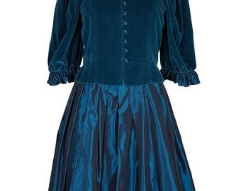 VINTAGE CAROLINE CHARLES Taffeta Skirt and Velvet Jacket Suit (8)