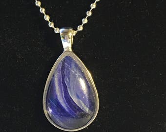 Hand made purple and silver teardrop pendant (10)